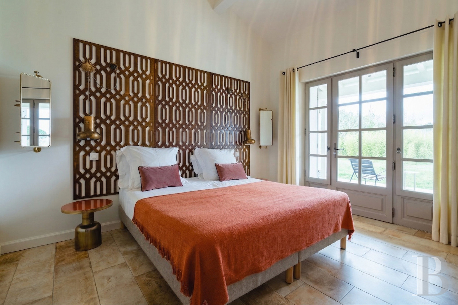 A farmhouse set amidst the marshes north of Saintes-Maries-de-la-Mer, in the Camargue - photo  n°10